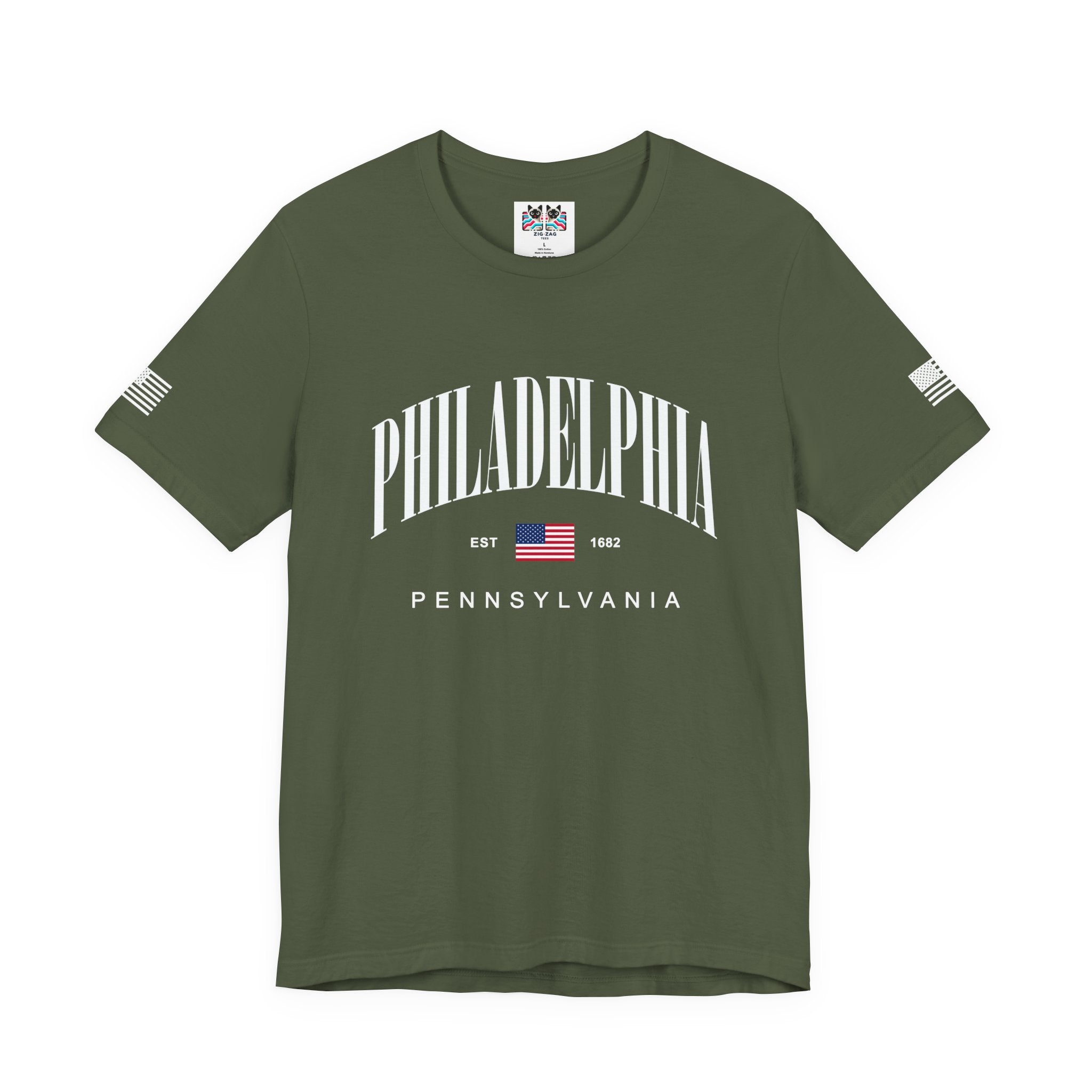 Philadelphia Pennsylvania EST 1682 T-Shirt – Arched American Flag Patriotic Typography Tee