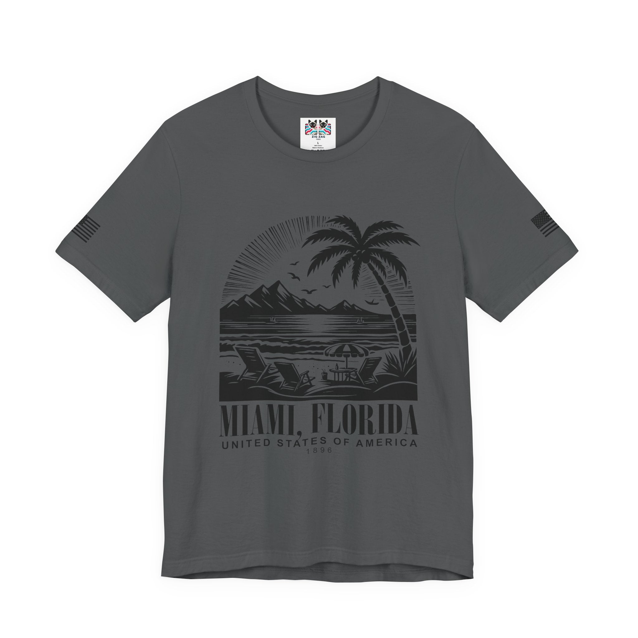 Miami Florida USA 1896 T-Shirt – Black Line Art Beach Chair Palm Tree Graphic Tee