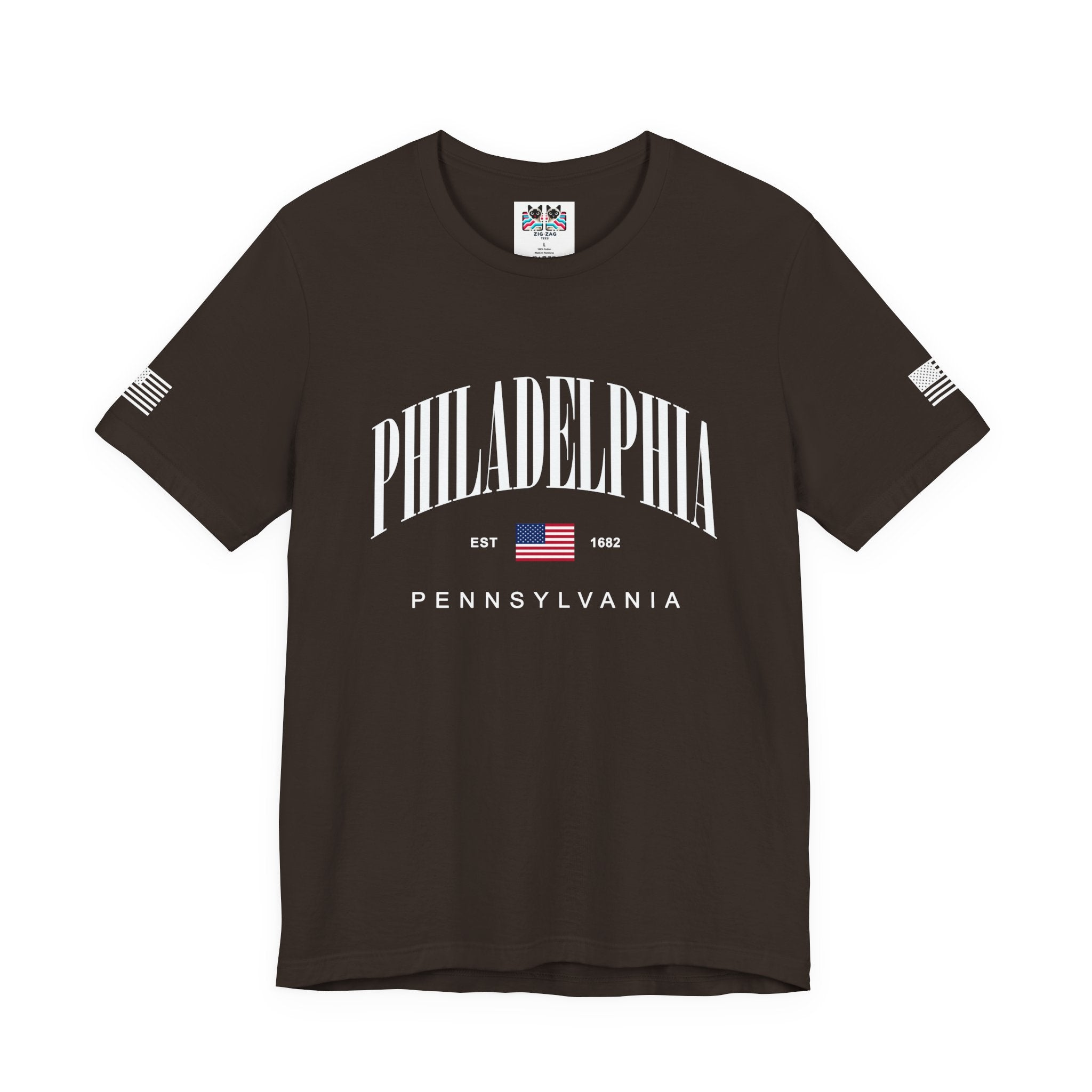 Philadelphia Pennsylvania EST 1682 T-Shirt – Arched American Flag Patriotic Typography Tee