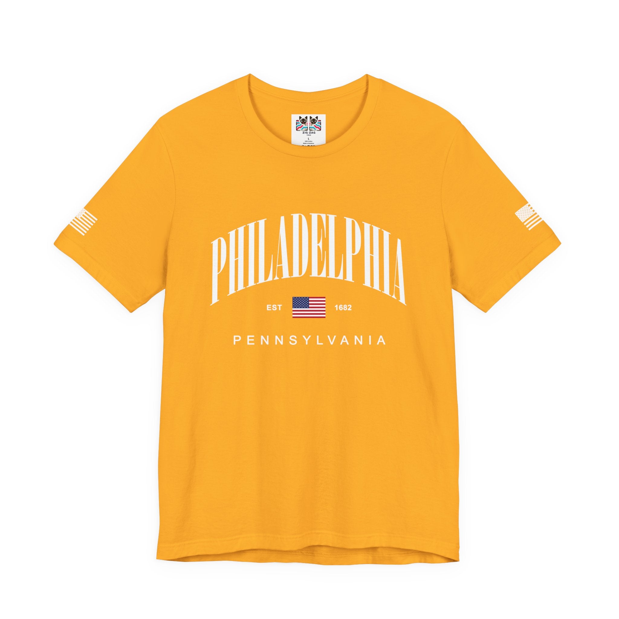 Philadelphia Pennsylvania EST 1682 T-Shirt – Arched American Flag Patriotic Typography Tee