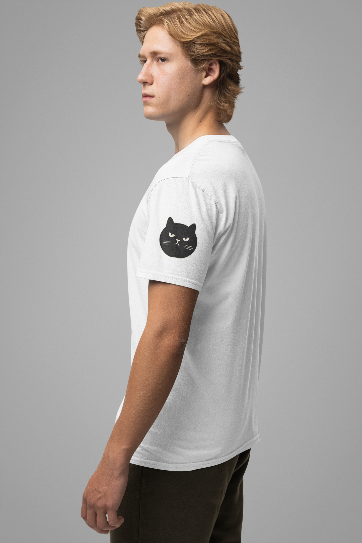 Oh Snap Funny Cat T-Shirt – Cat Hanging from Blinds Mischievous Kitten Humor Graphic Tee