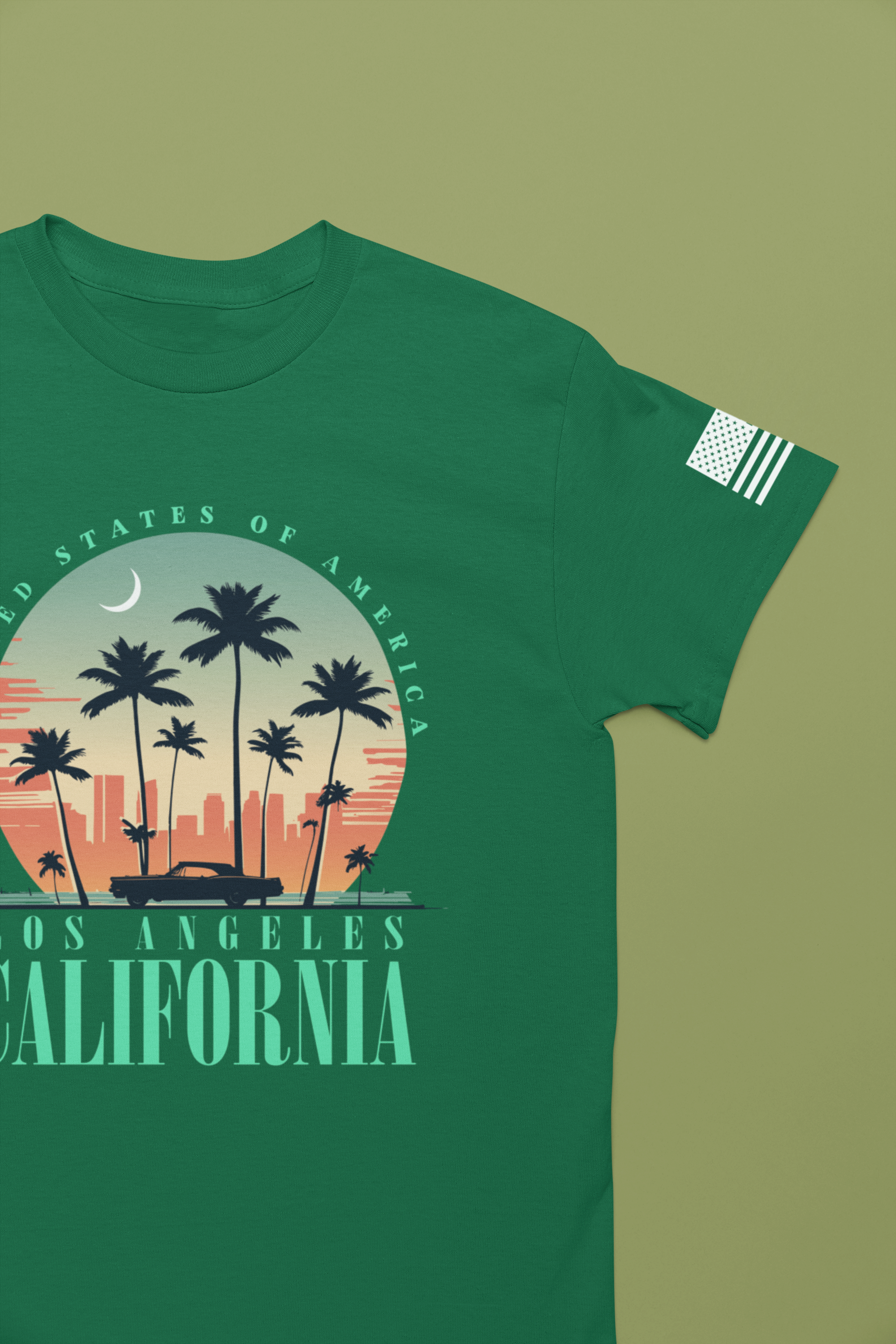 Los Angeles California USA T-Shirt – Retro Moon Crescent Palm Tree Classic Car Tee