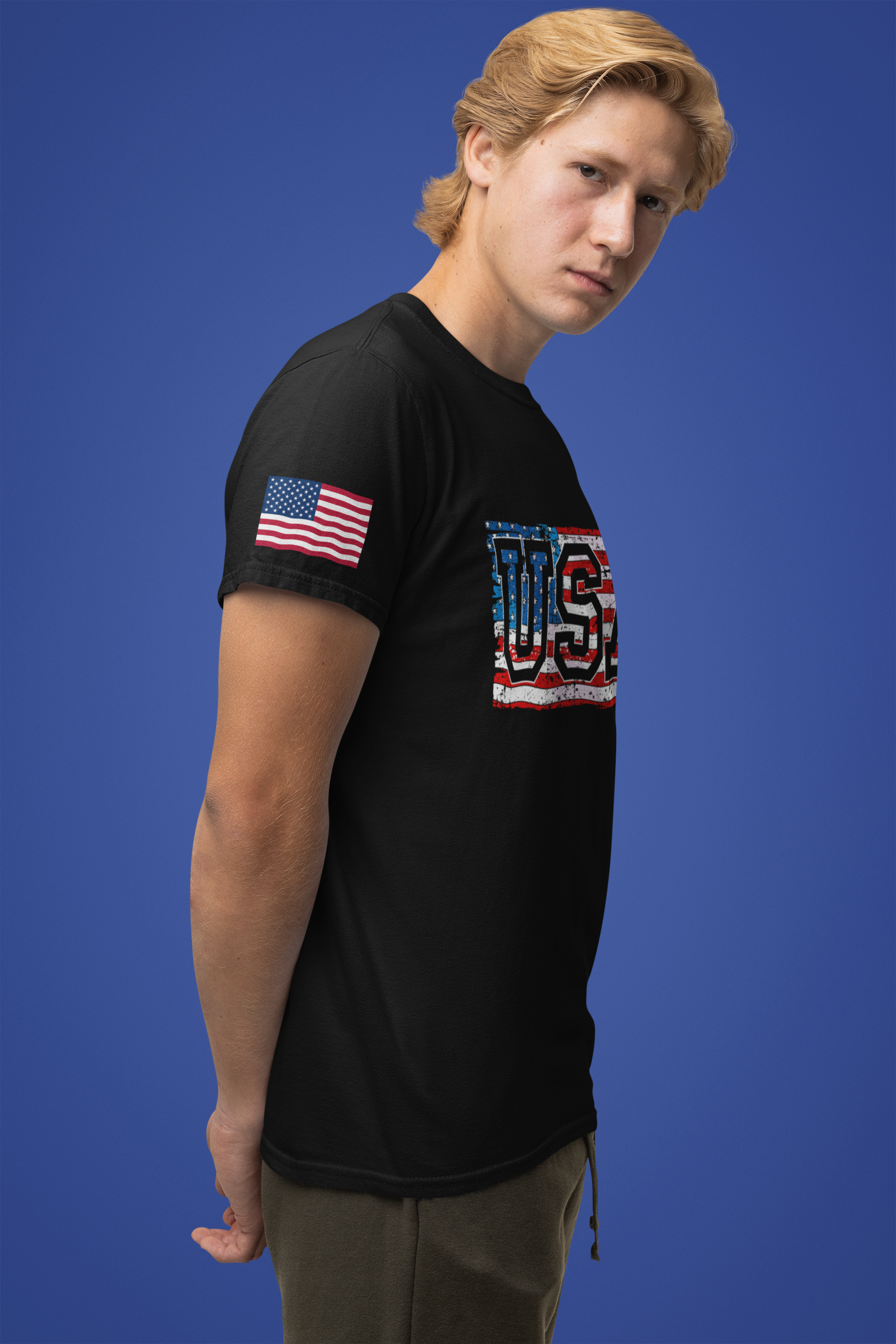 USA Vintage Collegiate T-Shirt – Retro American Flag Typography Graphic Tee