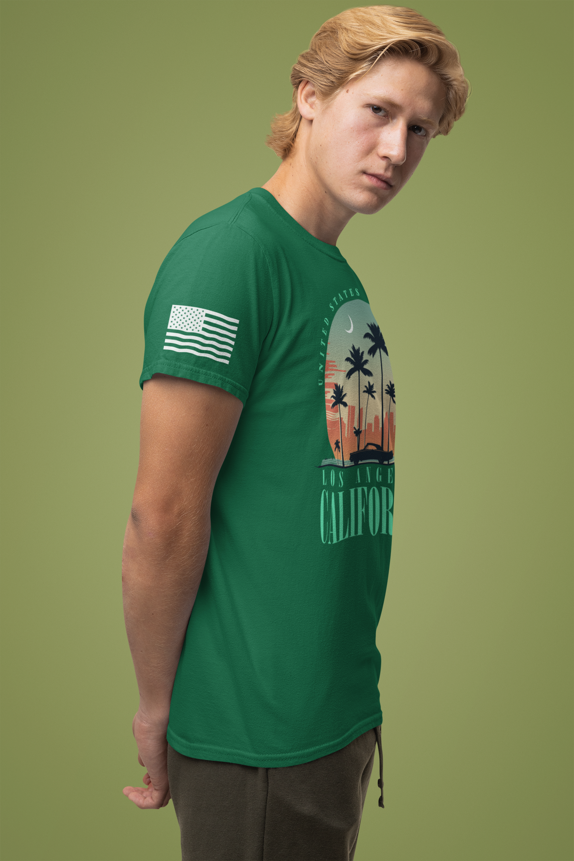 Los Angeles California USA T-Shirt – Retro Moon Crescent Palm Tree Classic Car Tee